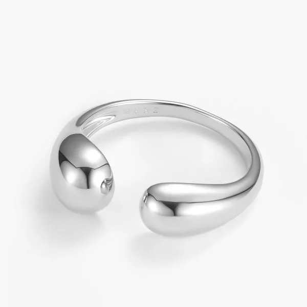 Noa Infinity Ring