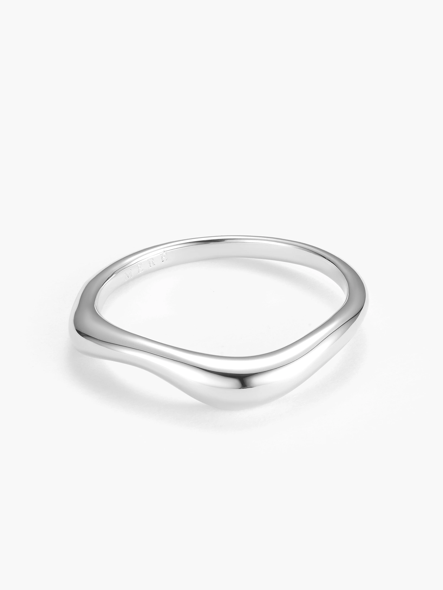 Eira Wave Ring